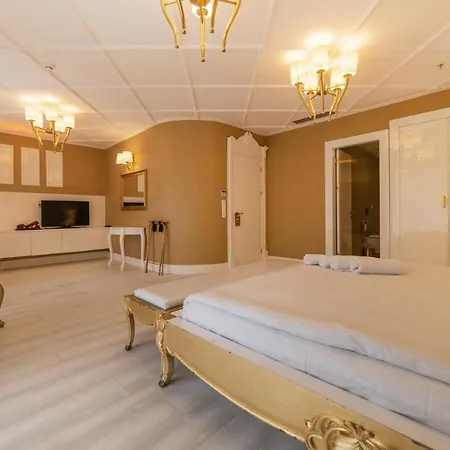 Golden Pearl Boutique By Ferro *